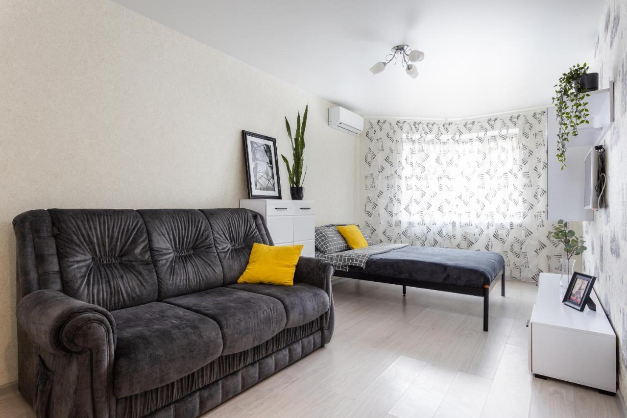 0131 Apartment Near Zhulyany Airport New Complex Kiev Buitenkant foto